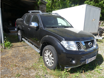 Car NISSAN Navara