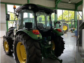 Farm tractor John Deere 5075E: picture 4