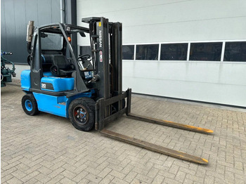 LPG forklift Nissan UGD02A30P0 3 ton Triplex Freelift LPG Heftruck: picture 4