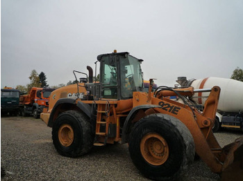 Wheel loader Case 921E: picture 2