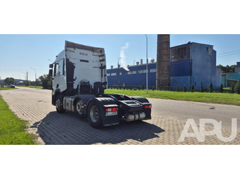 Tractor unit Renault T480: picture 2 Tractor unit Renault T480: picture 2