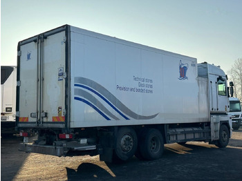 Refrigerator truck Renault Magnum 500: picture 4