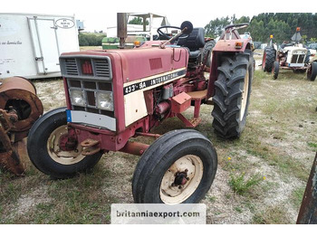 Farm tractor INTERNATIONAL