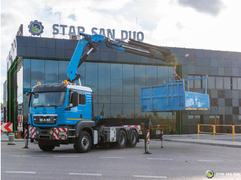 Crane truck