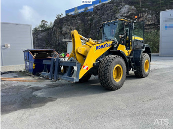 Wheel loader KOMATSU WA320-8