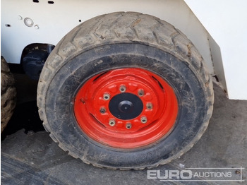 Skid steer loader Bobcat 743: picture 4