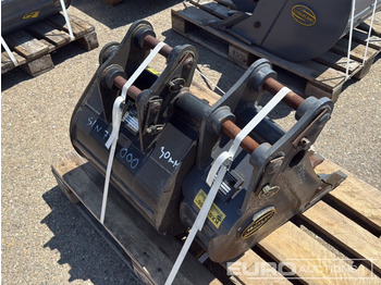 New Bucket Unused Strickland 18", 6" Digging Buckets 30mm Pin to suit Mini Excavator: picture 4
