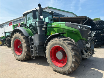 Farm tractor FENDT 1050 Vario