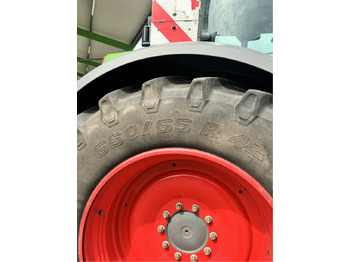 Farm tractor Fendt 724 Vario S4: picture 3