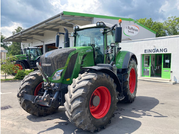 Farm tractor FENDT 826 Vario