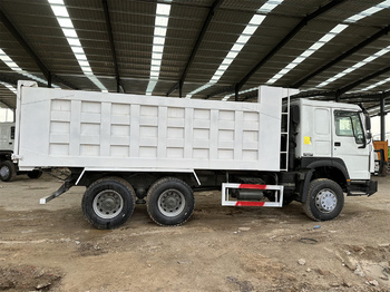 Tipper for transportation of silos SINOTRUK HOWO 371 Dump Truck: picture 4
