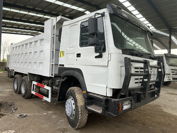 Tipper for transportation of silos SINOTRUK HOWO 371 Dump Truck: picture 3