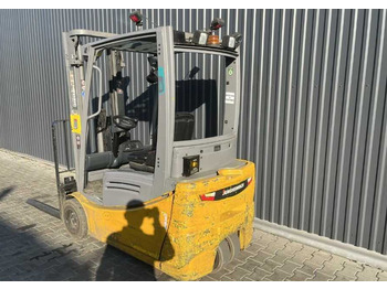 Electric forklift Jungheinrich EFG220: picture 3