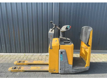 Pallet truck Jungheinrich ERE120: picture 2