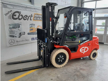 Electric forklift