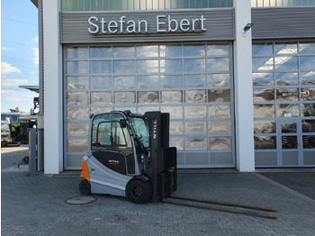 Electric forklift STILL RX60