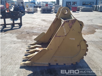 Bucket 64" Digging Bucket 80mm Pin to suit 20 Ton Excavator: picture 2