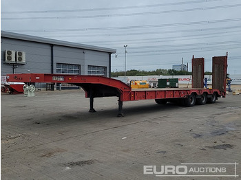 Low loader semi-trailer