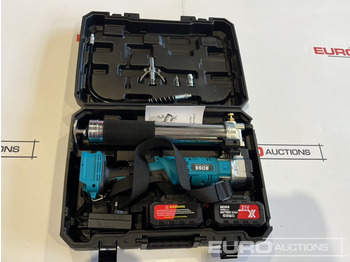 Construction equipment Boss 21 Volt Lithium Battery Cordless Grease Gun, 2 Batteries, Charger, Case, Shoulder Strap, Extension Pieces and Fittings: picture 2