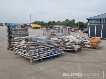 Construction equipment Bundle of Folding Aluminium Scaffolding (5 of), Bundle of Folding Fiberglass Scaffolding, Bundle of Aluminium Scaffolding (3 of), Aluminium Staging Boards (3 of): picture 3