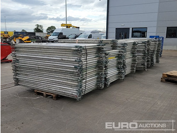 Construction equipment Selection of Various Size GASS Ledger Frames (6 Pallets of), Pallet of Steel Mesh Panels (4 of): picture 3