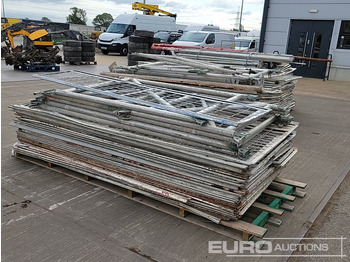 Construction equipment Selection of Various Size GASS Ledger Frames (6 Pallets of), Pallet of Steel Mesh Panels (4 of): picture 2