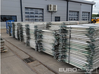 Construction equipment Selection of Various Size GASS Ledger Frames (6 Pallets of), Pallet of Steel Mesh Panels (4 of): picture 4