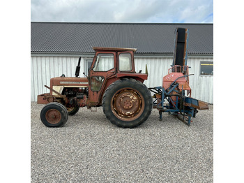 Farm tractor INTERNATIONAL