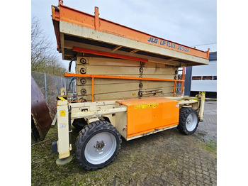 Scissor lift JLG