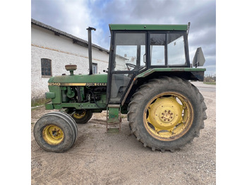 Farm tractor John Deere 2140: picture 2