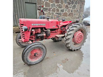 Farm tractor McCORMICK