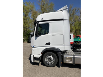Tractor unit MERCEDES-BENZ Actros 1851