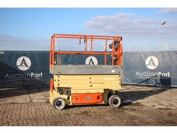 Scissor lift JLG