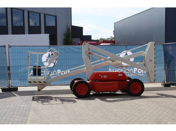 Articulated boom JLG