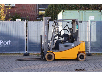 Electric forklift JUNGHEINRICH EFG
