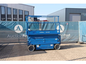 Scissor lift SKYJACK