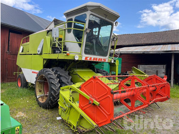 Combine harvester CLAAS Dominator