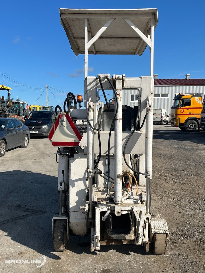 1991 Wirtgen SF500C/4 Asfaldifrees 0,5m - Asphalt distributor: picture 3 1991 Wirtgen SF500C/4 Asfaldifrees 0,5m - Asphalt distributor: picture 3