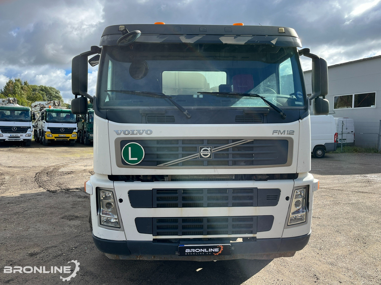 Concrete mixer truck 2004 Volvo FM12 420 8x4 Intermix 10m³: picture 8