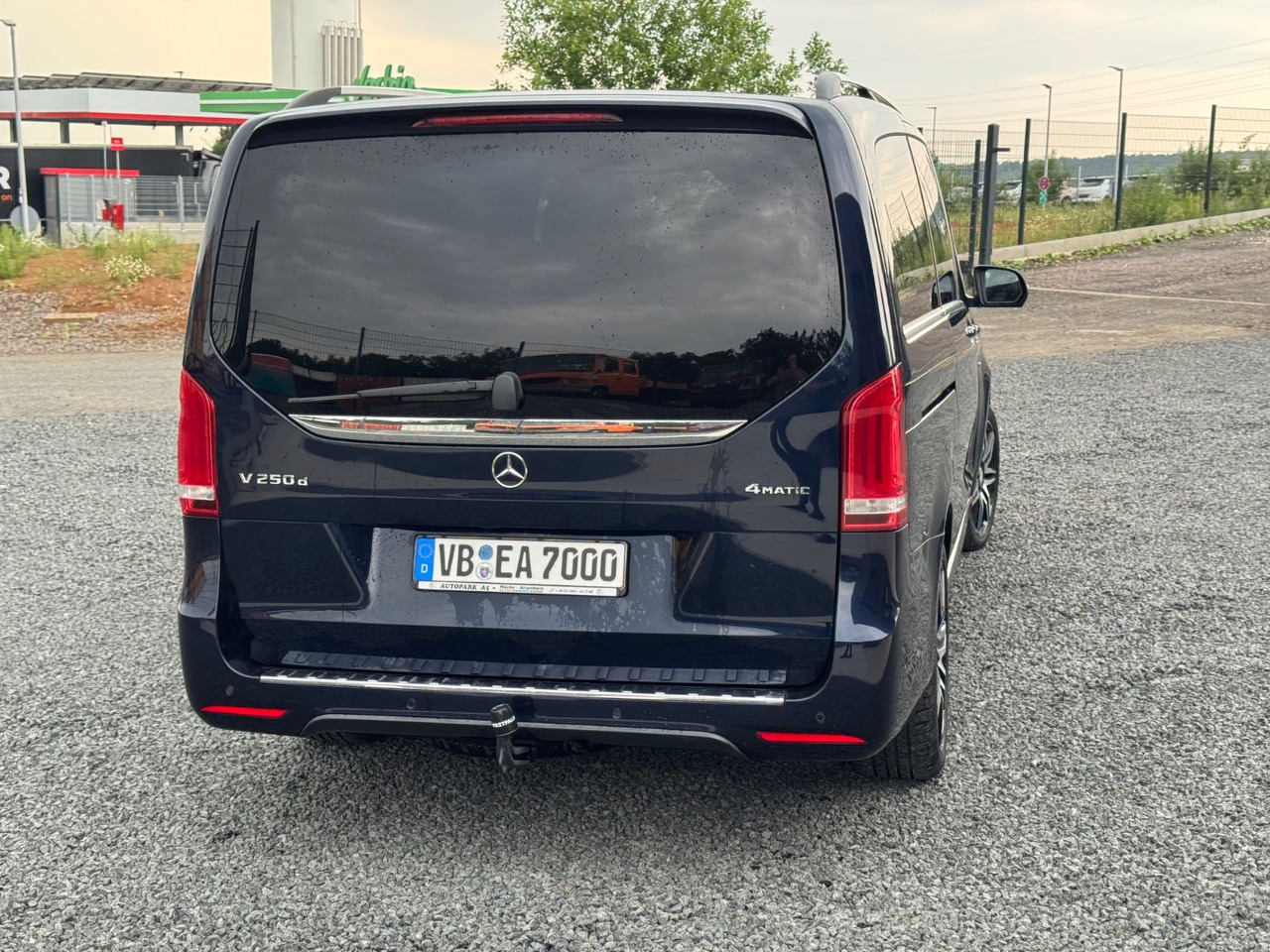 Passenger van Mercedes-Benz V 250 AMG Avantg.Edition 4M Lang Distronic Stand: picture 9