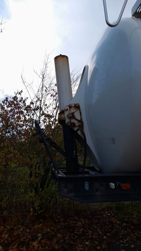 Silo semi-trailer Spitzer SK 2753 CAL 53m³ Kippsilo: picture 11