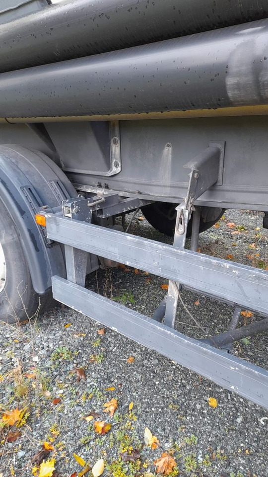 Silo semi-trailer Spitzer SK 2753 CAL 53m³ Kippsilo: picture 6