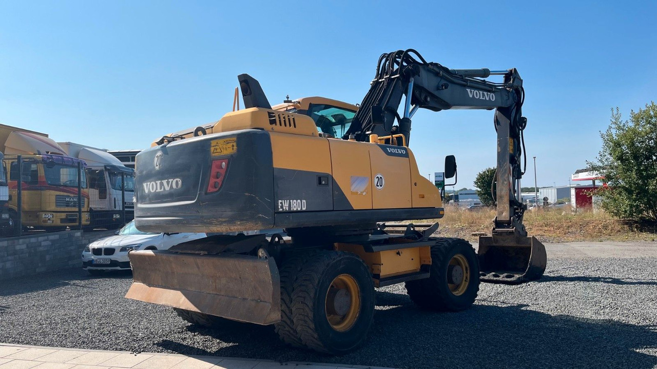 Volvo EW180D 20500 Kg Verstellausleger OilQuick - Wheel excavator: picture 3 Volvo EW180D 20500 Kg Verstellausleger OilQuick - Wheel excavator: picture 3