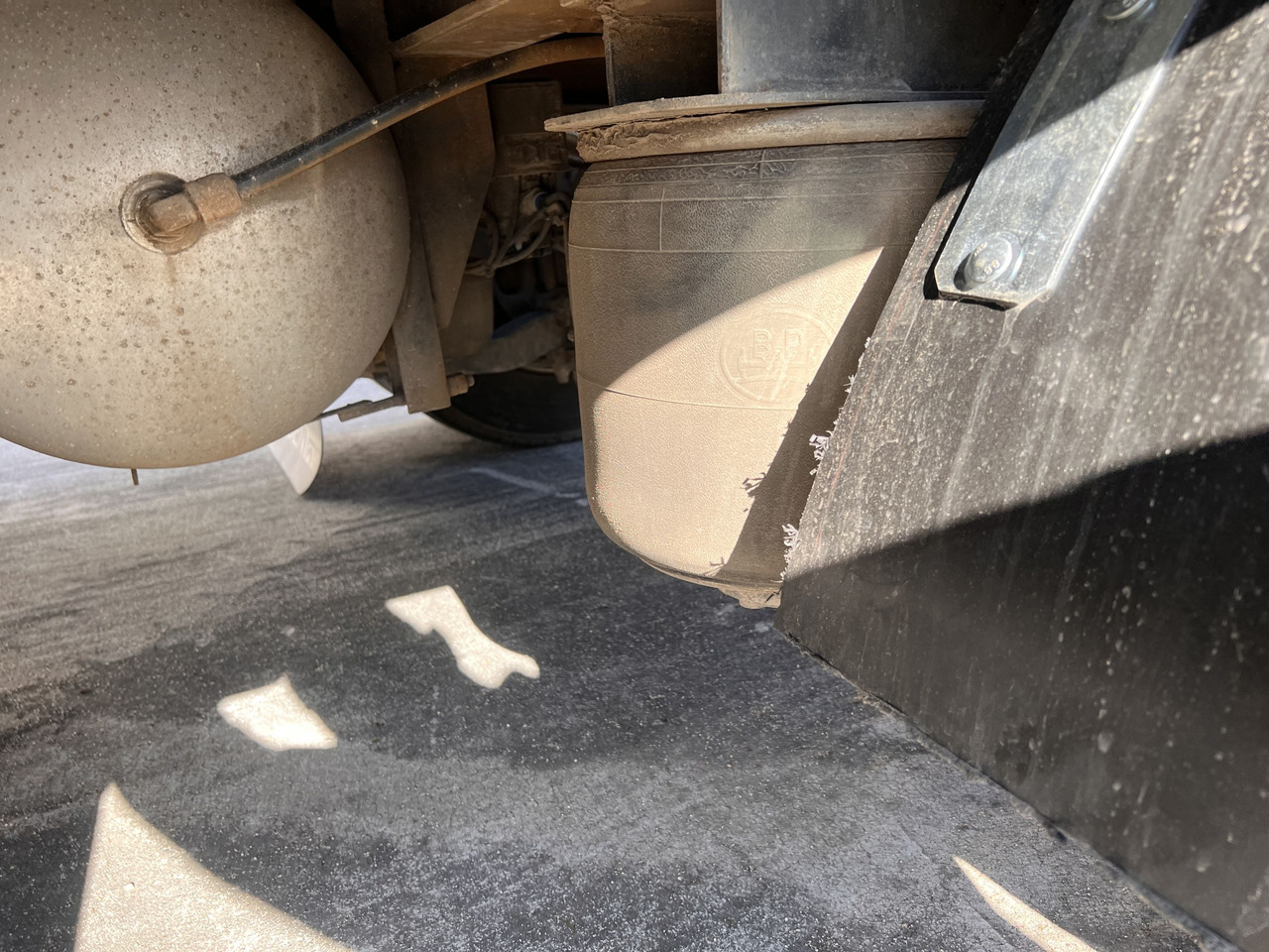 Gergen TBCA 18H 2 Achs Kombianhänger- Tieflader - Container transporter/ Swap body trailer: picture 4 Gergen TBCA 18H 2 Achs Kombianhänger- Tieflader - Container transporter/ Swap body trailer: picture 4