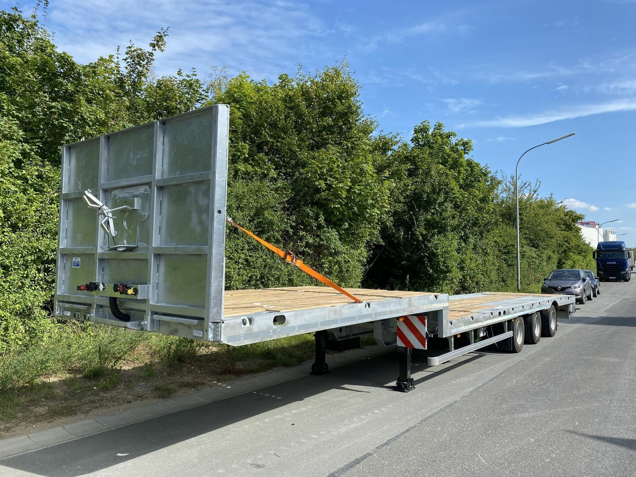 Möslein 3 Achs Satteltieflader Plato 45 t GGfür Fertigt - Low loader semi-trailer: picture 3 Möslein 3 Achs Satteltieflader Plato 45 t GGfür Fertigt - Low loader semi-trailer: picture 3