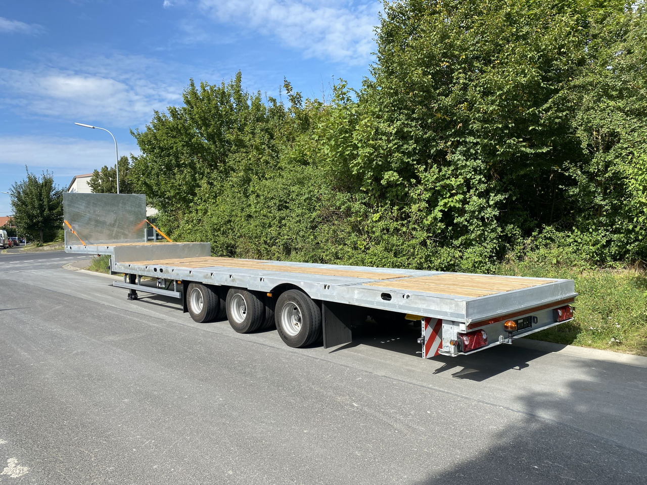 Möslein ST 3-Plato 9,4 3 Achs Satteltieflader Plato 45 t GGfür Fertigteile, Baumaschinen oder Container - Dropside/ Flatbed semi-trailer: picture 2 Möslein ST 3-Plato 9,4 3 Achs Satteltieflader Plato 45 t GGfür Fertigteile, Baumaschinen oder Container - Dropside/ Flatbed semi-trailer: picture 2