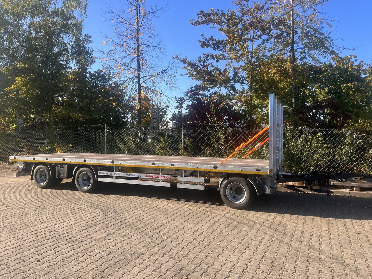 Möslein T 3 Plato 10 m 3 Achs Jumbo- Plato- Anhänger 10 m, Mega - Dropside/ Flatbed trailer: picture 2 Möslein T 3 Plato 10 m 3 Achs Jumbo- Plato- Anhänger 10 m, Mega - Dropside/ Flatbed trailer: picture 2