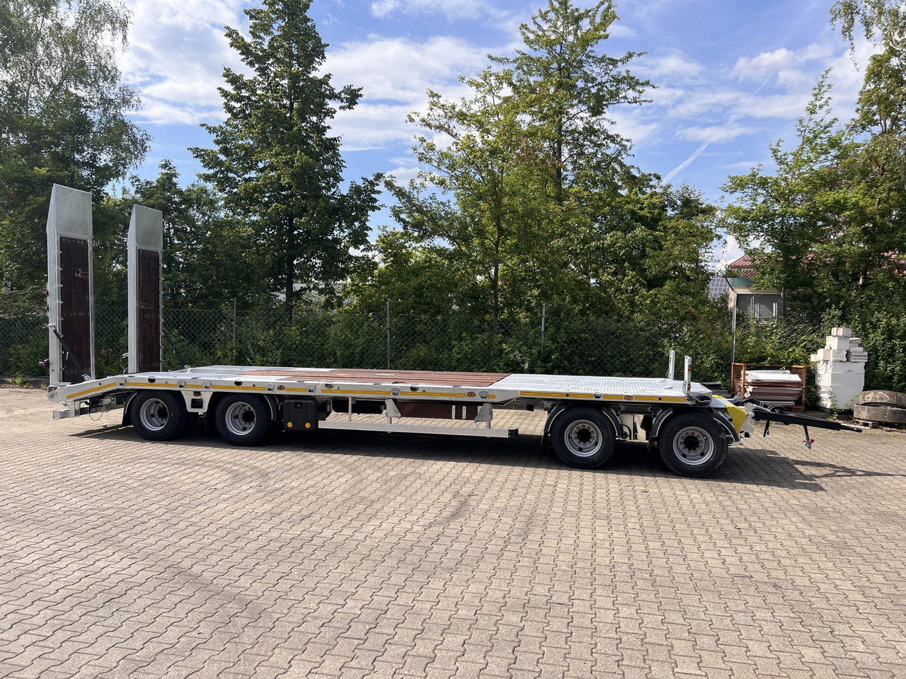Möslein T4 VB H1 gerade neuer 4 Achs Tieflader gerade hydraulischen Rampen - Low loader trailer: picture 1 Möslein T4 VB H1 gerade neuer 4 Achs Tieflader gerade hydraulischen Rampen - Low loader trailer: picture 1