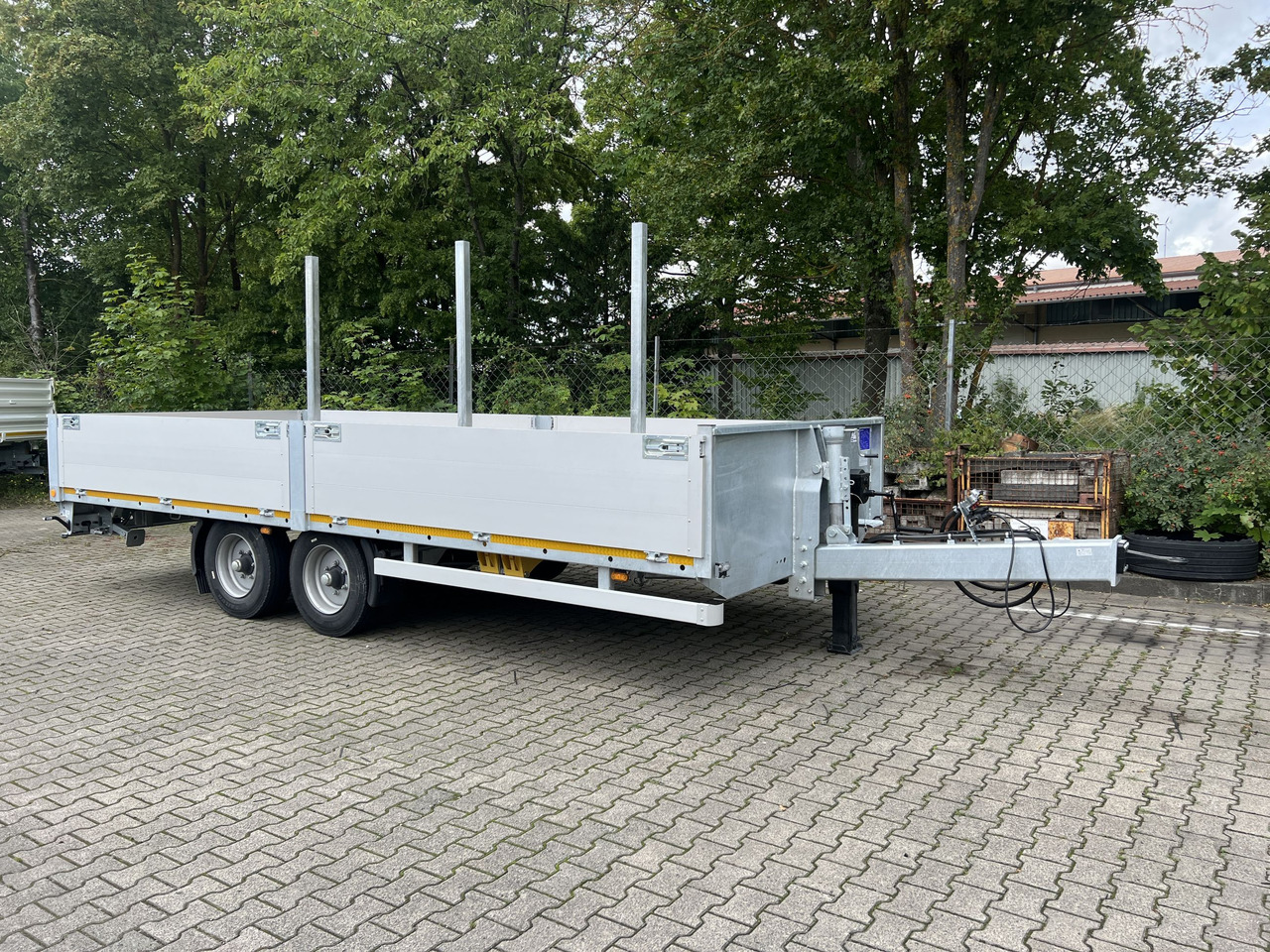 Möslein THT 11 G 6,2 L Tandem- Pritschenanhänger- Tieflader - Dropside/ Flatbed trailer: picture 1 Möslein THT 11 G 6,2 L Tandem- Pritschenanhänger- Tieflader - Dropside/ Flatbed trailer: picture 1