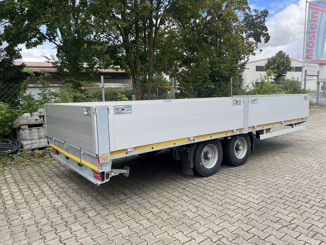 Möslein THT 11- G 7,2 Tandem- Pritschenanhänger- Tieflader - Dropside/ Flatbed trailer: picture 4 Möslein THT 11- G 7,2 Tandem- Pritschenanhänger- Tieflader - Dropside/ Flatbed trailer: picture 4